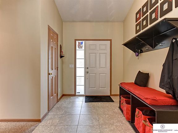 4th image of 16223 Burdette Cir