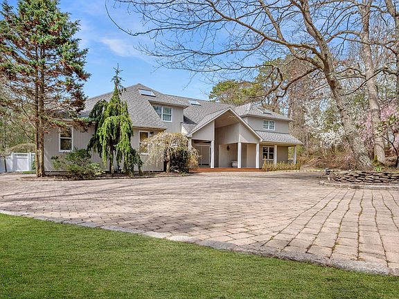 3rd image of 73 Whippoorwill Ln