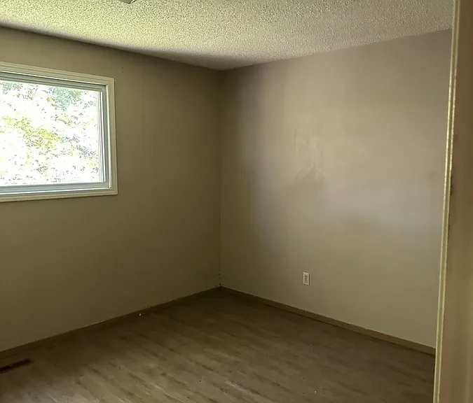 209 Thomson Ave #1 — Photo 8