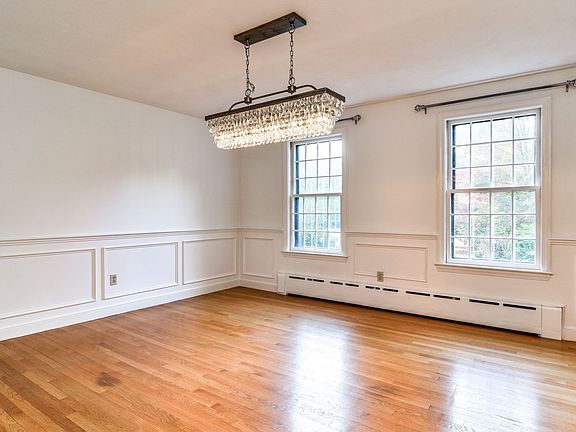 5th image of 15 Juniper Ln
