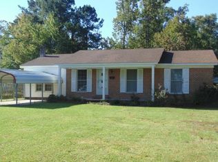 1216 Charles St, Windsor, NC 27983