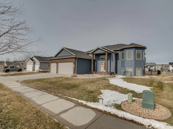 1610 42nd Ave S, Moorhead, MN 56560