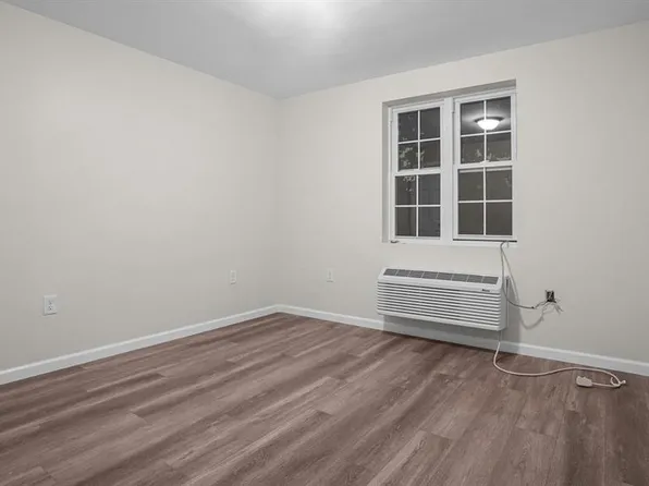 334 Underhill Avenue image 13 of 31