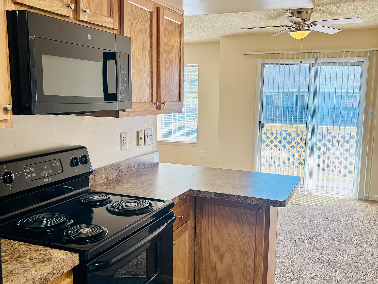 2 bed, 1050 sqft, $1,800 — Photo 4