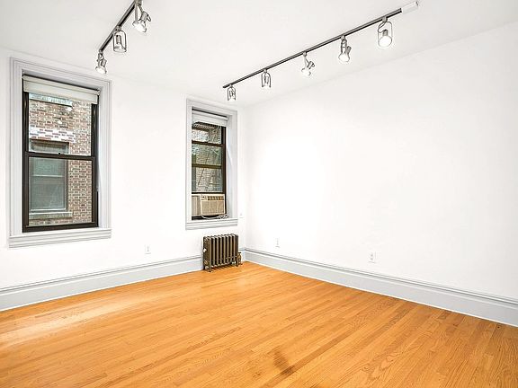 5th image of 345 Montgomery St APT 4P