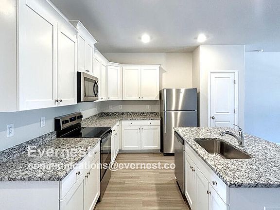 2nd image of 2164 Willow Glen Dr