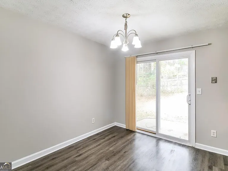 307 Hamilton Glenn #305 — Photo 5