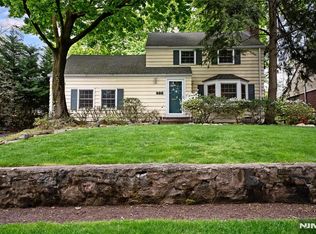 593 Ridgeland Ter, Englewood, NJ 07631