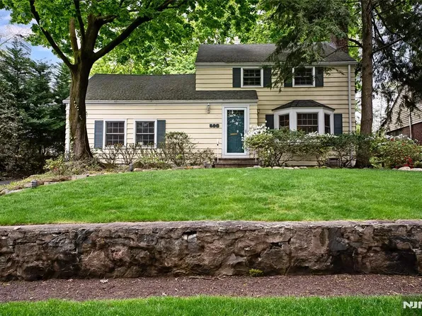 593 Ridgeland Ter, Englewood, NJ 07631