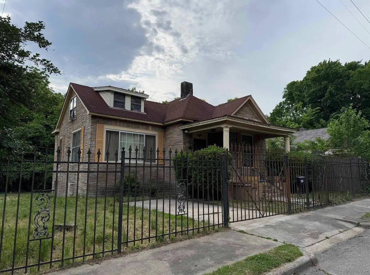 4 bed, 2.5 bath, 1270 sqft, $1,650 — Photo 1