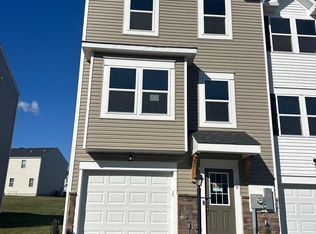 29 Trotting Rd, Inwood, WV 25428