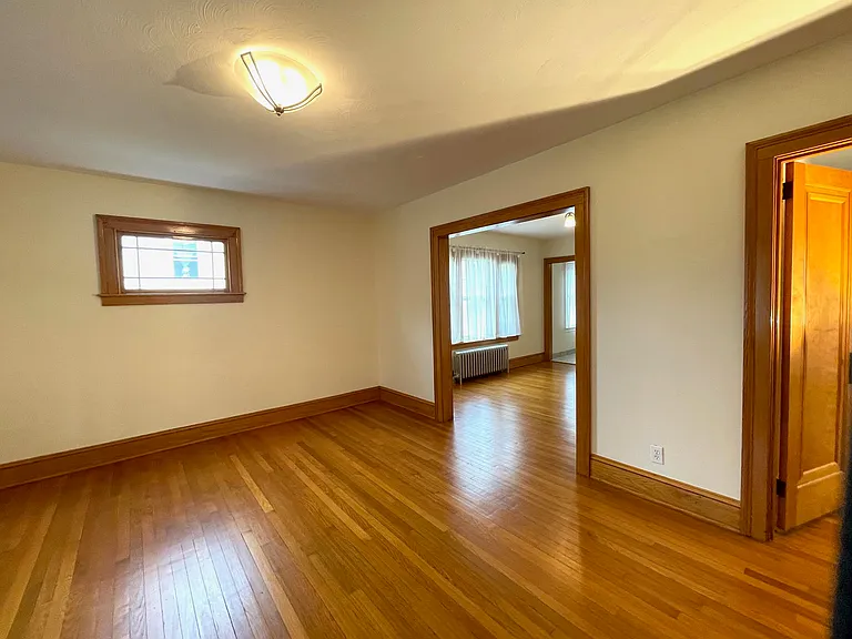 51 Gillette St #1 — Photo 9