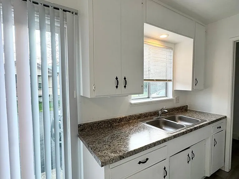 1060 South St — Photo 3
