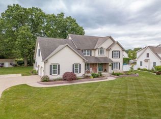 18 Hillary Ln, Westfield, MA 01085