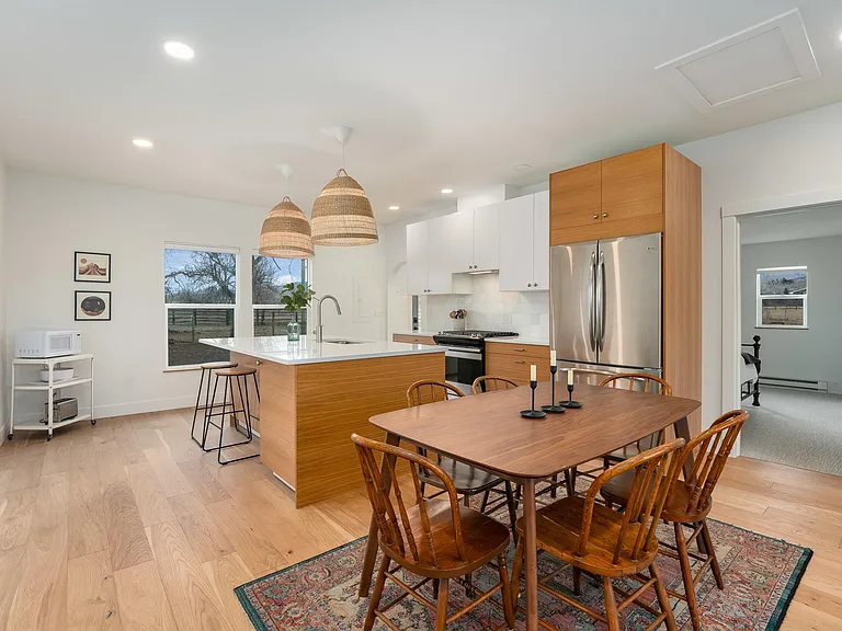 2417 N Overland Trl — Photo 15