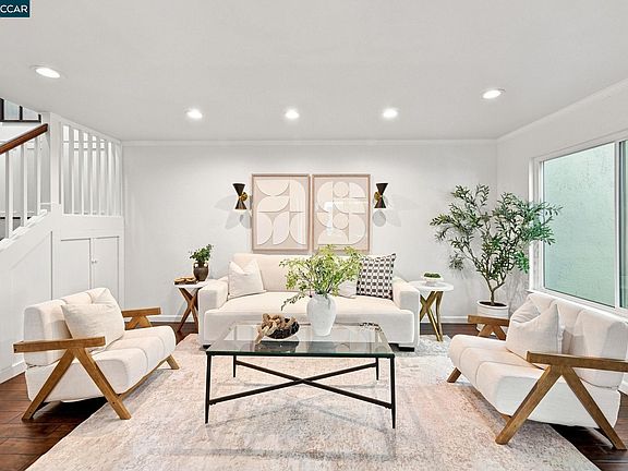4th image of 79 Fountainhead Ct