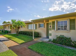 5483 Cresthaven Blvd APT E, West Palm Beach, FL 33415