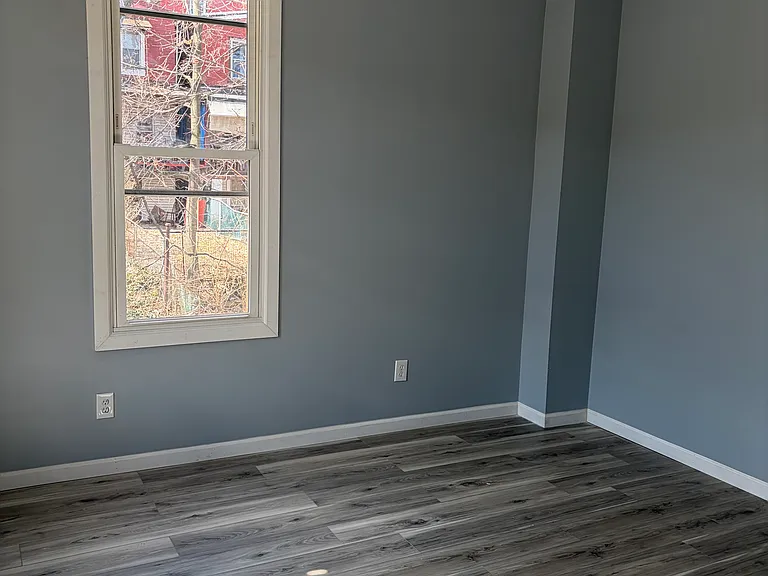 211 N 2nd St — Photo 16