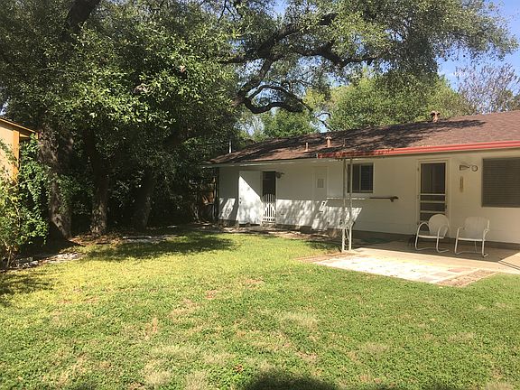 5th image of 2630 Waterford Dr