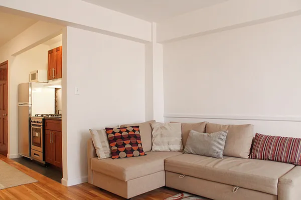 Rented by BLU Real Estate | media 9