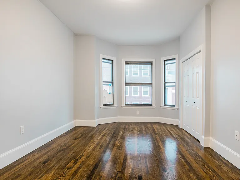 344 Saratoga St #1 — Photo 6