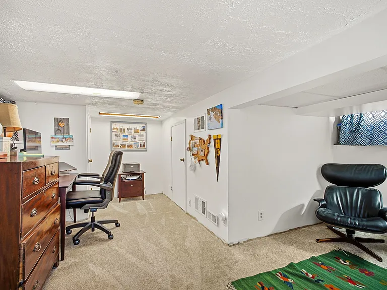 235 E Downington Ave — Photo 13