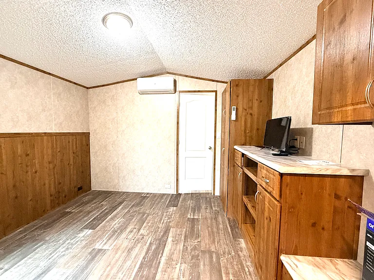 5421 State Highway 135 N #E — Photo 6