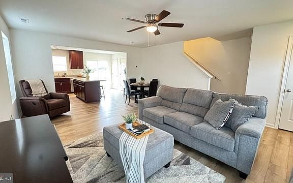 4th image of 65 Chesterfield Rd