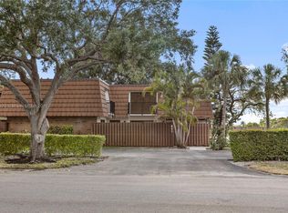 853 SW 118th Ter, Fort Lauderdale, FL 33325