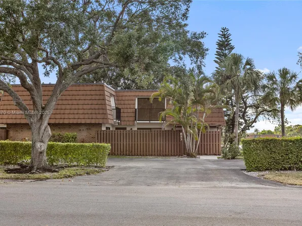 853 SW 118th Ter, Fort Lauderdale, FL 33325