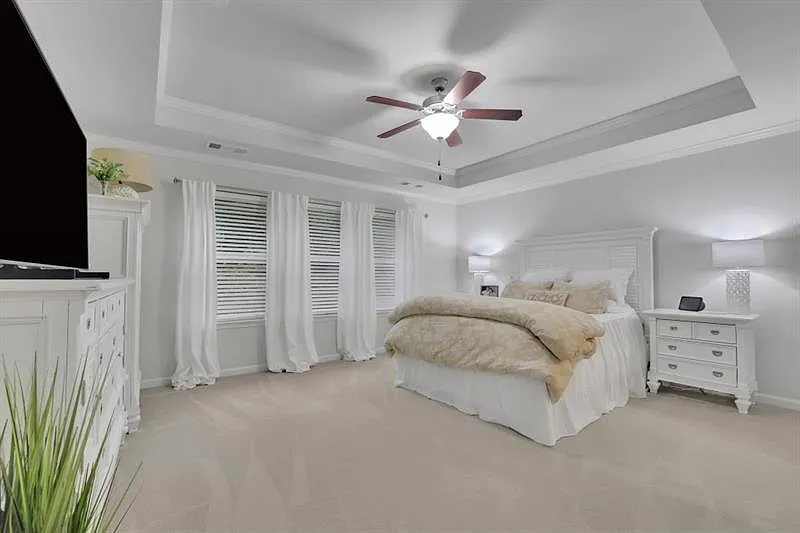 5 bed, 3.0 bath, 2807 sqft, $3,000 — Photo 4