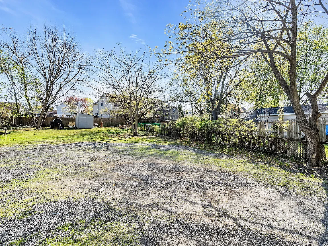 Studio, $1,899 — Photo 3