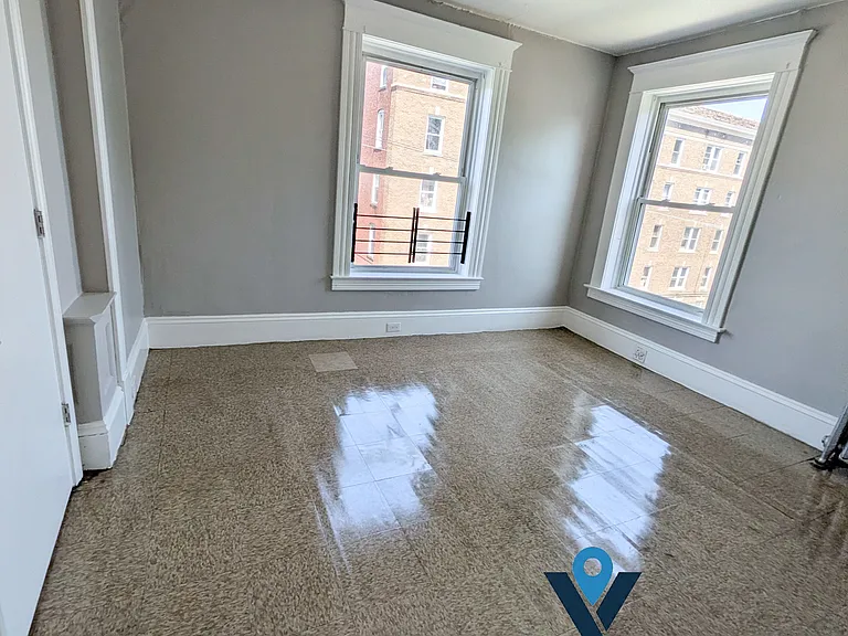 168 Essex St #3L — Photo 13