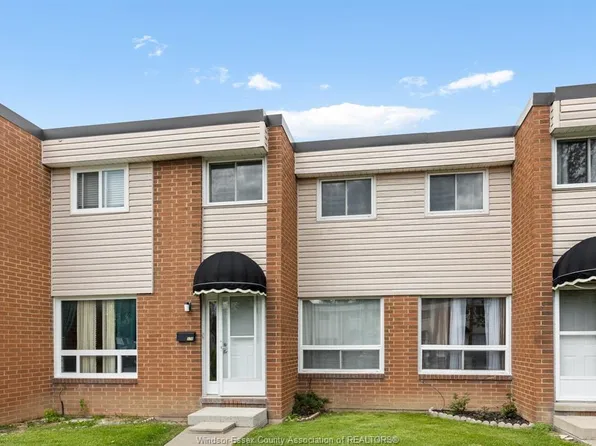 328 Fryer St, Amherstburg, ON N9V 2L9