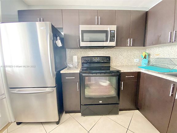 5th image of 441 NE 195th St APT 405