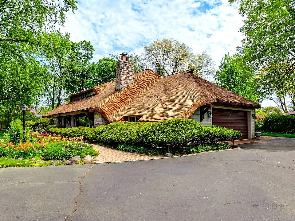 271 Longacres Ln