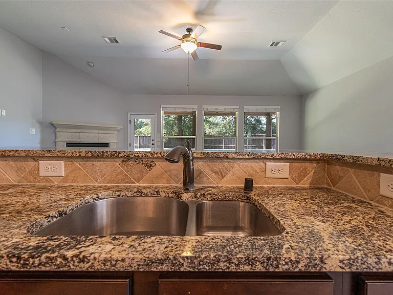 7 Whispering Thicket Pl — Photo 5