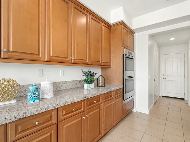 14925 Shoreham St #2-C — Photo 4