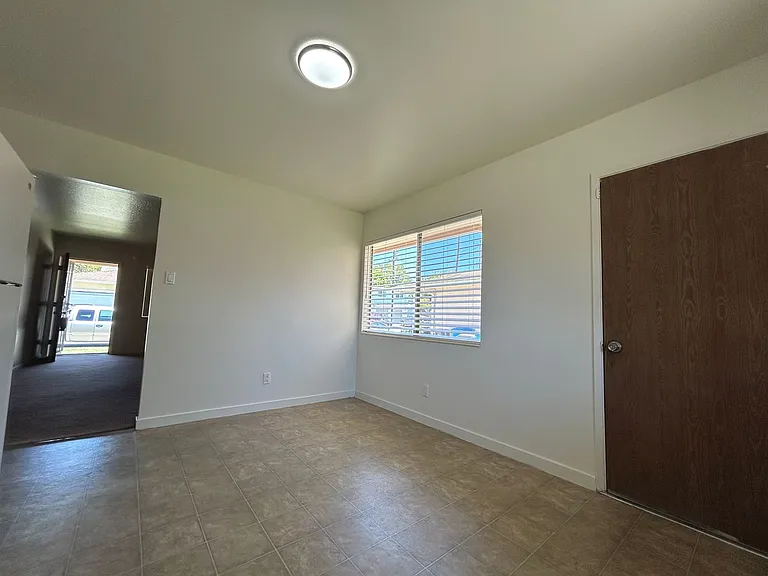 960 Suiter St — Photo 5