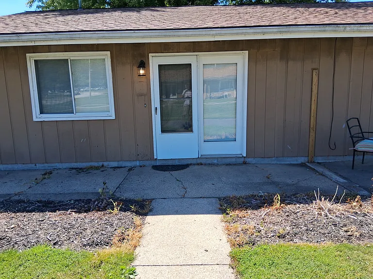 43008 Emerald Dr #1B — Photo 11