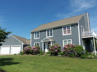 70 Seacrest Dr, Portsmouth, RI 02871