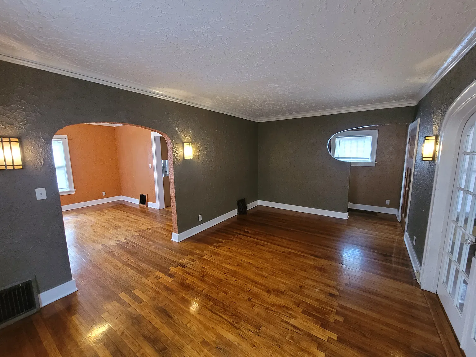 3 bed, 1.5 bath, 1316 sqft, $1,650 — Photo 4