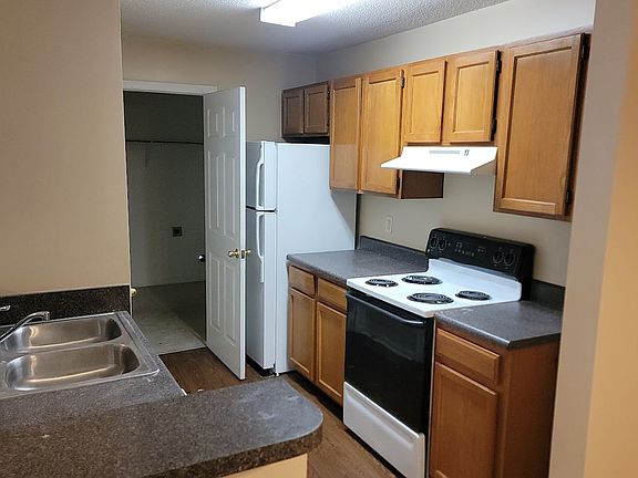 3rd image of 1519 Ryan St #523