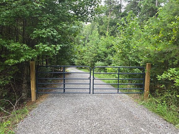 3rd image of 295 Sunset Ln