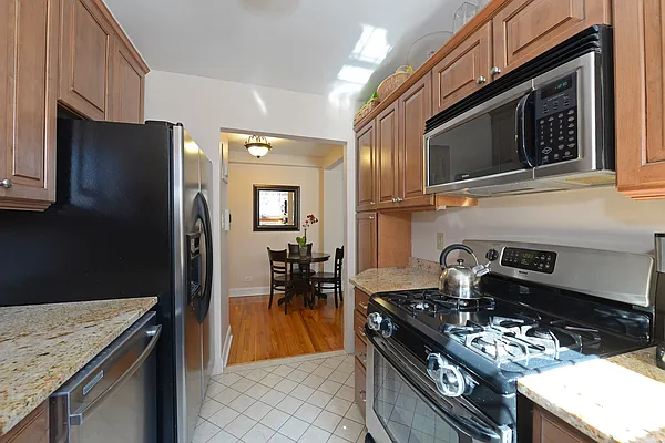 Sold by Re/Max In The City | media 17