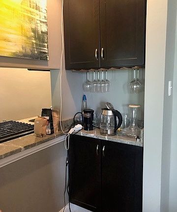 3rd image of 1084 W Thorndale Ave APT 2F