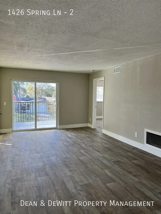 Photo 2 of 19 - 1426 Spring Ln #2 - Clearwater, FL Building Photo - 1426 Spring Ln #2