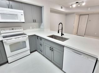 12124 Saint Andrews Pl APT 203, Hollywood, FL 33025