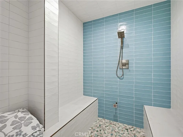 18000 Karen Dr — Photo 32