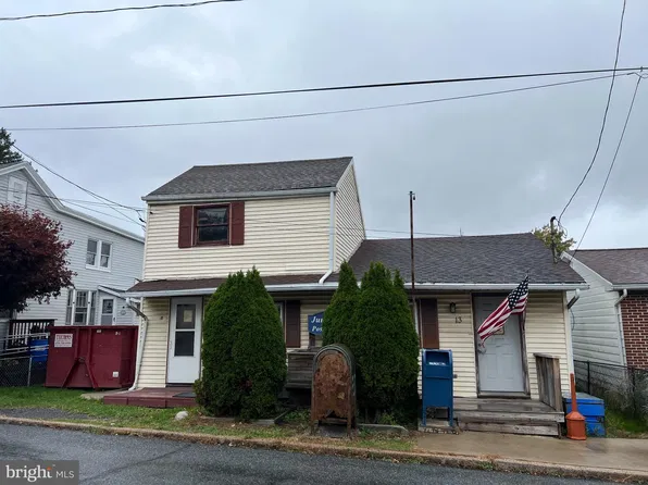 11 & 13 E Main St, Junedale, PA 18230